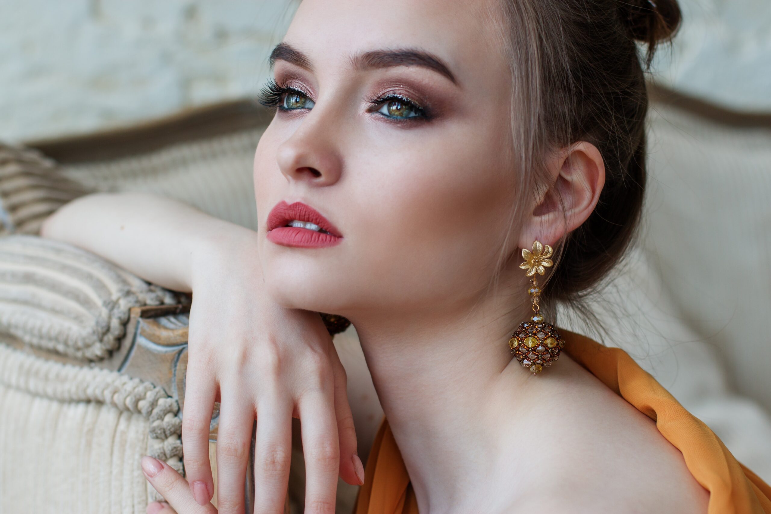 portrait of a attractive woman&nbsp;